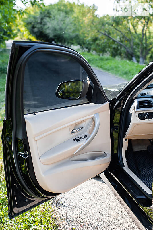 Седан BMW 3 Series 2015 в Городке