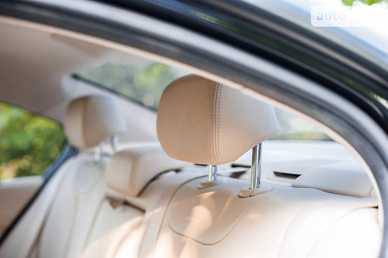 Седан BMW 3 Series 2015 в Городке