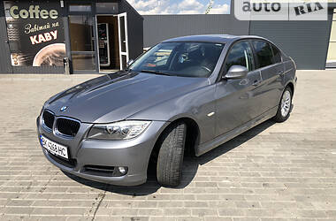 Седан BMW 3 Series 2009 в 