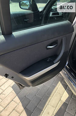 Седан BMW 3 Series 2009 в 