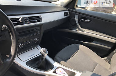 Седан BMW 3 Series 2009 в 