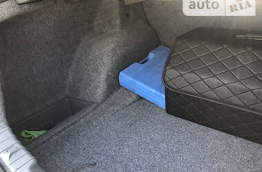 Седан BMW 3 Series 2009 в 