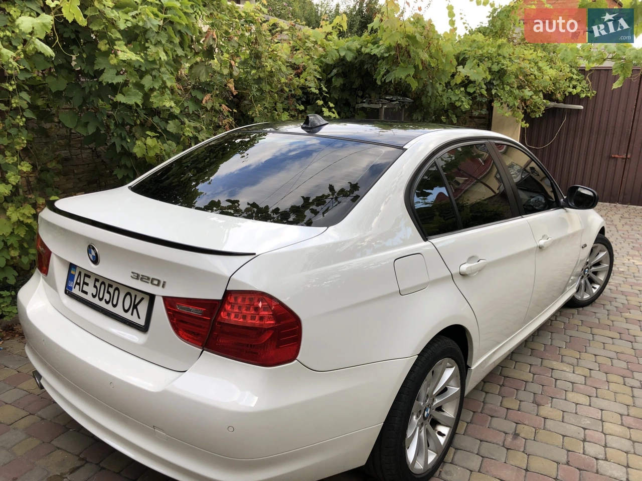 2010 BMW 3er - мініатюра 8