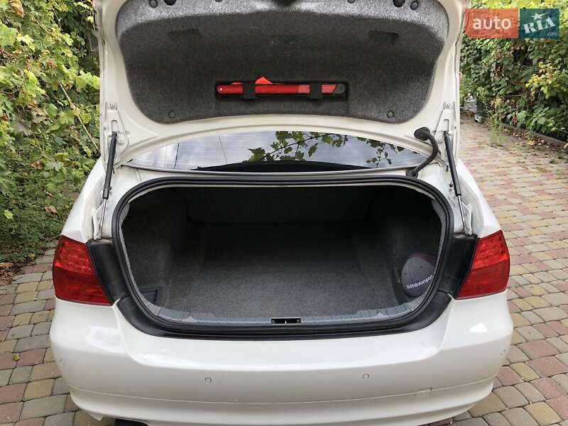 Седан BMW 3 Series 2010 в Днепре