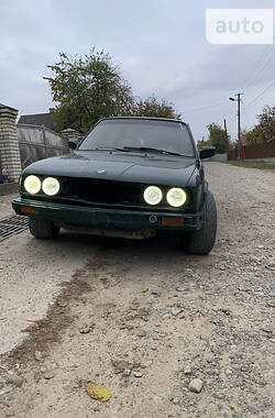 Седан BMW 3 Series 1984 в Черновцах