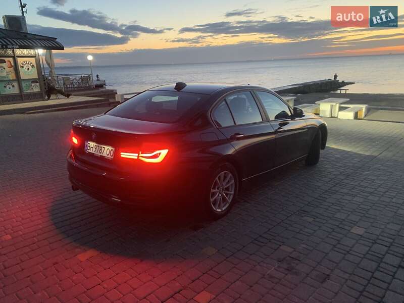 Седан BMW 3 Series 2017 в Одессе