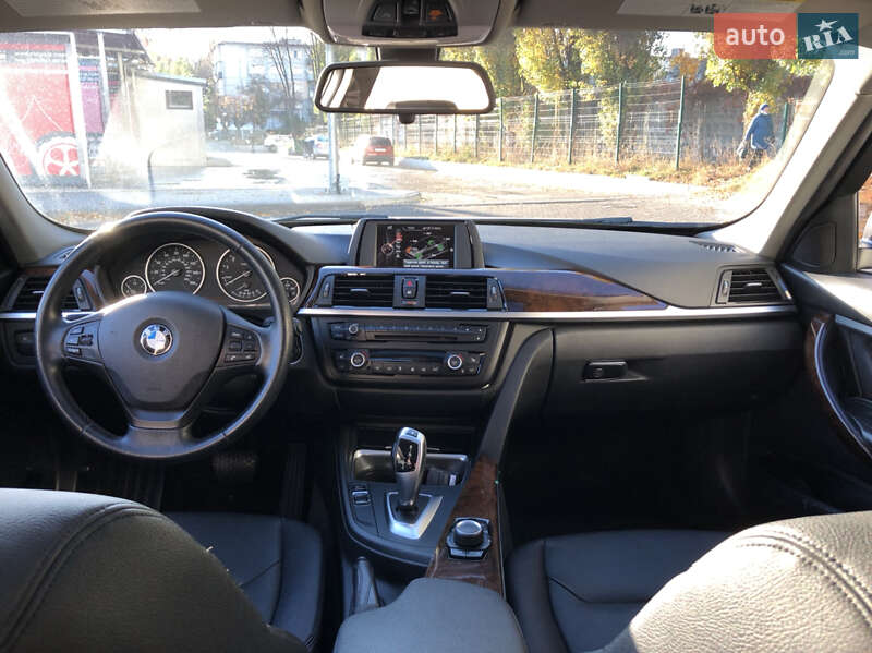 Седан BMW 3 Series 2015 в Києві