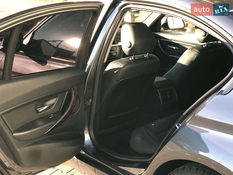 Седан BMW 3 Series 2015 в Києві