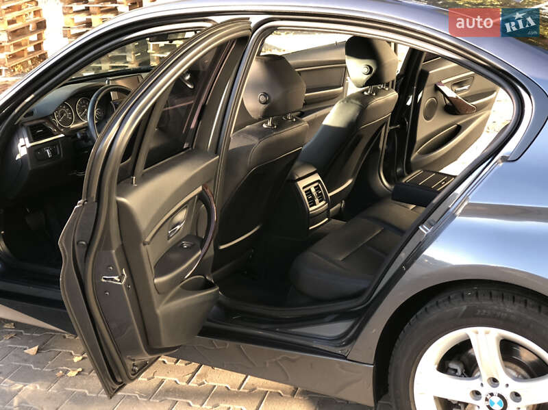 Седан BMW 3 Series 2015 в Києві