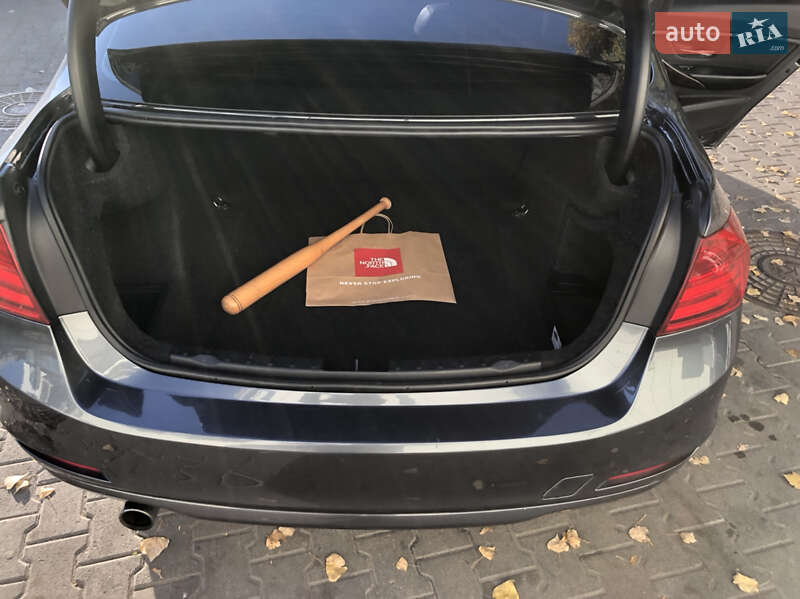 Седан BMW 3 Series 2015 в Києві