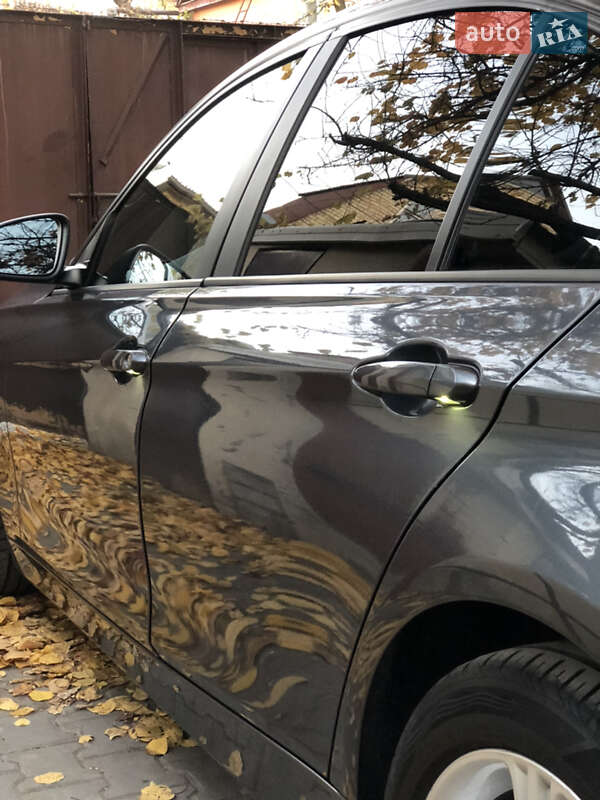 Седан BMW 3 Series 2015 в Києві
