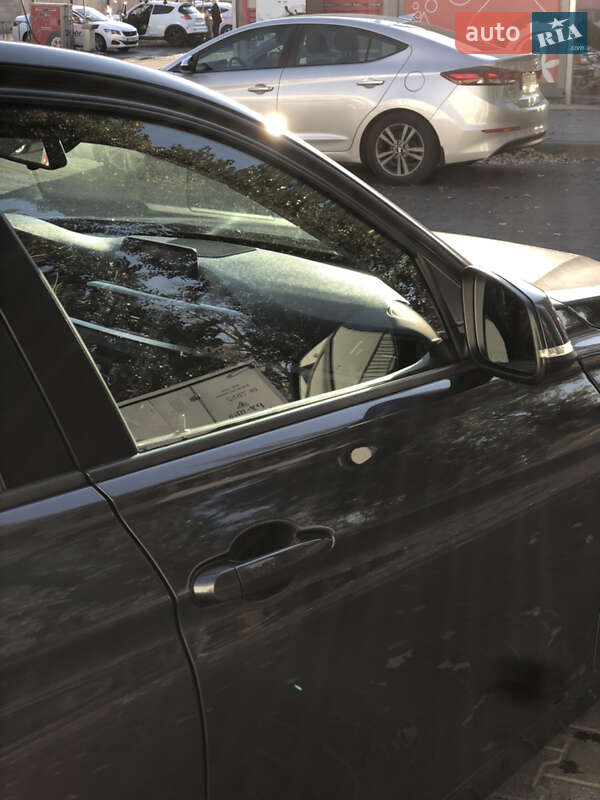 Седан BMW 3 Series 2015 в Києві