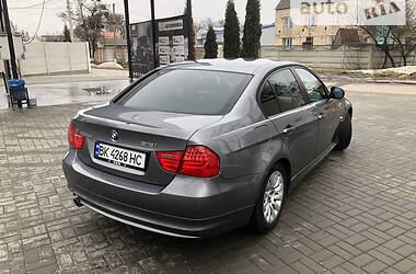 Седан BMW 3 Series 2009 в Ровно