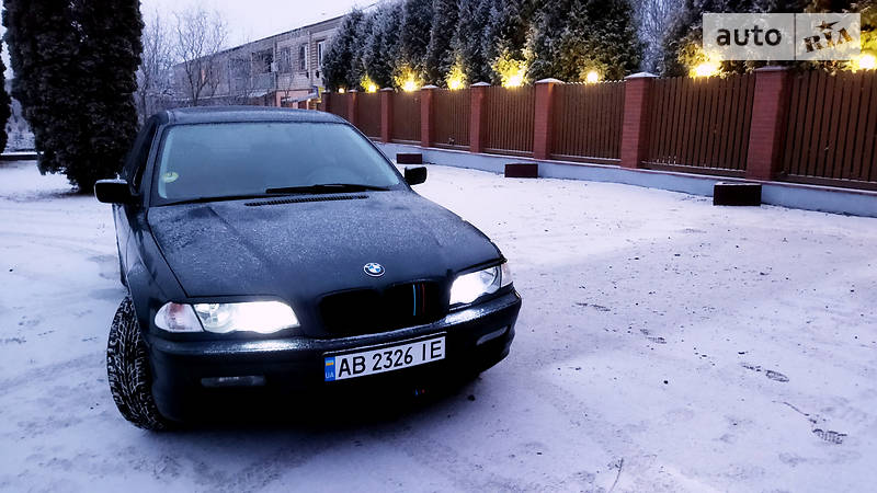 Седан BMW 3 Series 2000 в Тростянце