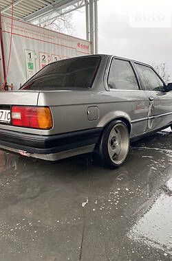 Купе BMW 3 Series 1988 в Виннице