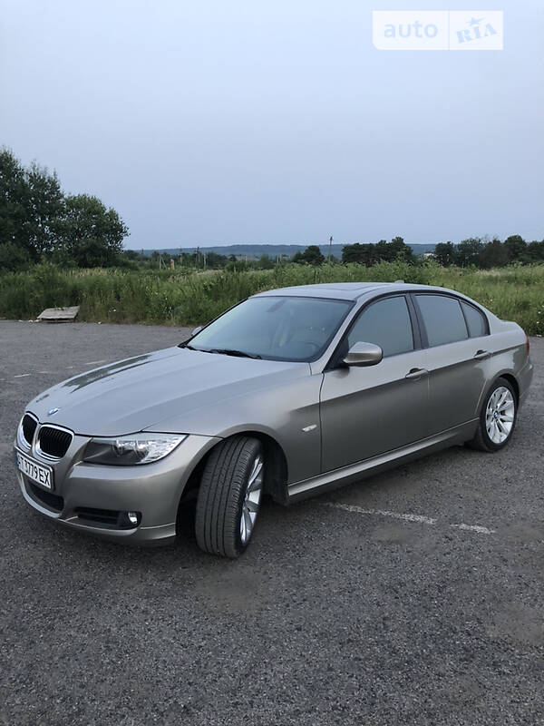 Седан BMW 3 Series 2011 в Калуші