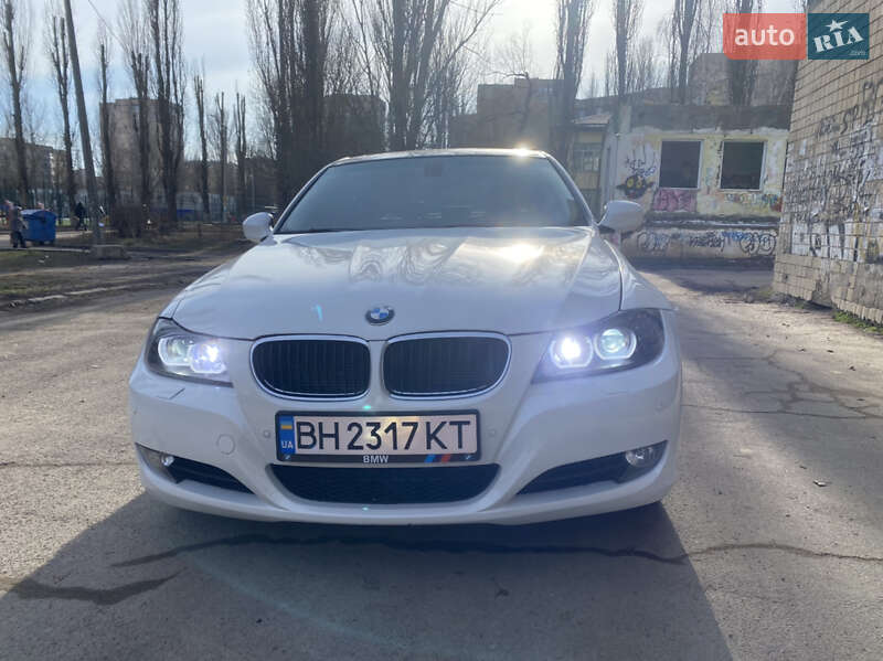 Седан BMW 3 Series 2010 в Одессе
