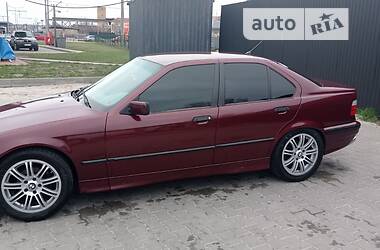 Седан BMW 3 Series 1995 в Василькове