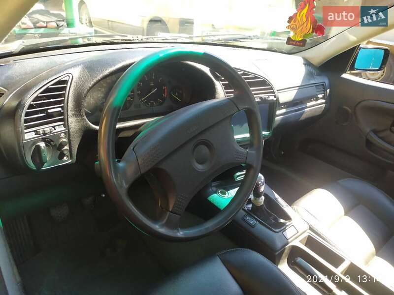 Седан BMW 3 Series 1994 в Казатине