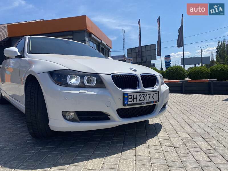 Седан BMW 3 Series 2010 в Одессе