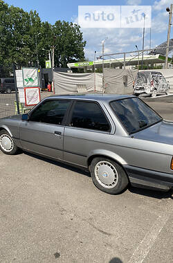 Купе BMW 3 Series 1988 в Виннице
