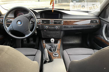 Седан BMW 3 Series 2009 в Бродах