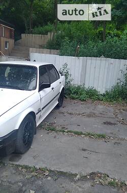 Седан BMW 3 Series 1989 в Киеве