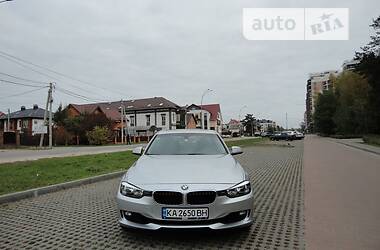 Седан BMW 3 Series 2015 в Киеве