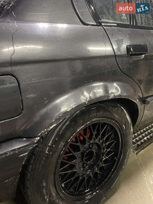 Седан BMW 3 Series 1988 в Хусте