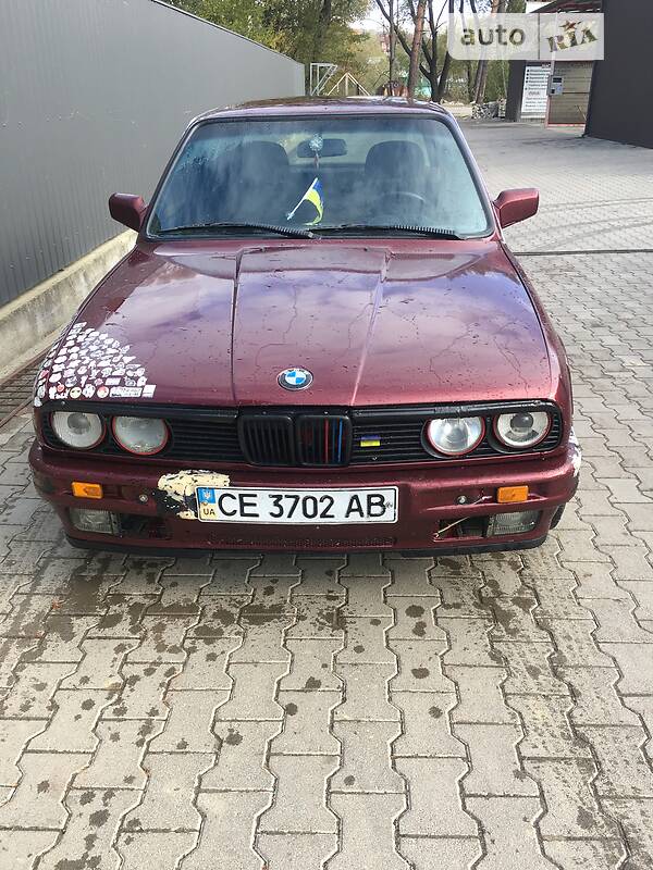 Седан BMW 3 Series 1988 в Чернівцях