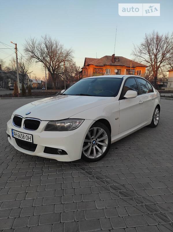 Седан BMW 3 Series 2011 в Оратові