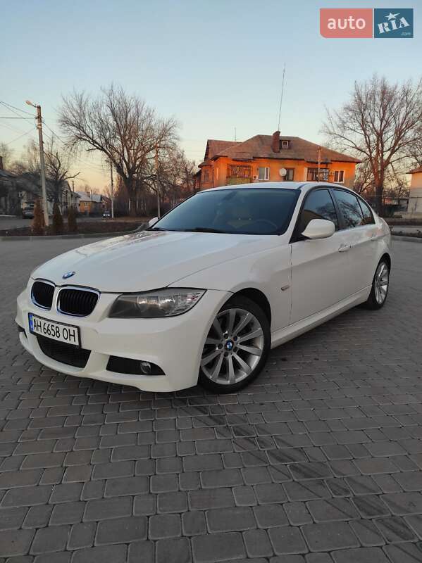 BMW 3 Series 2011
