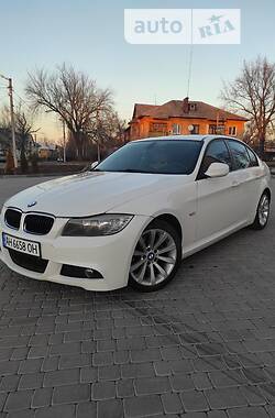 Седан BMW 3 Series 2011 в Оратові