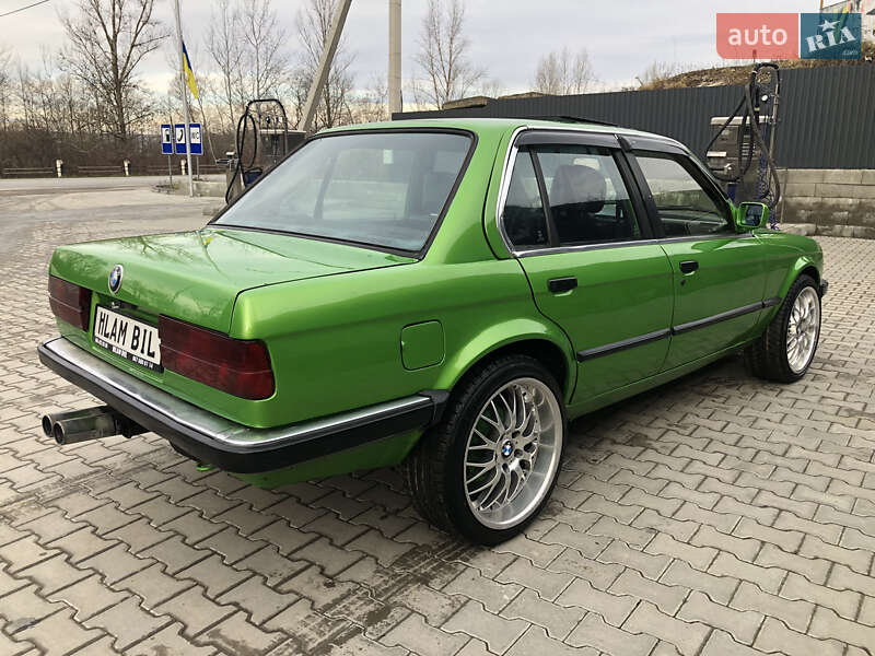 Седан BMW 3 Series 1986 в Галичі