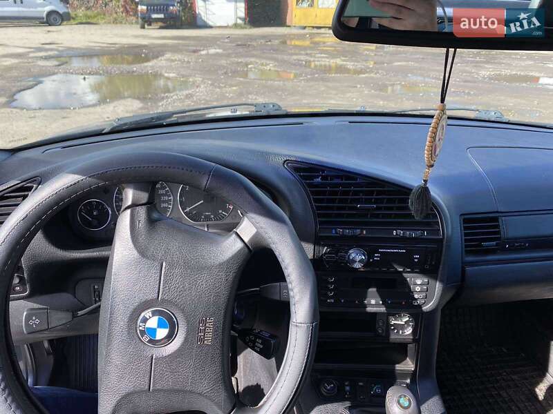 Седан BMW 3 Series 1998 в Львове