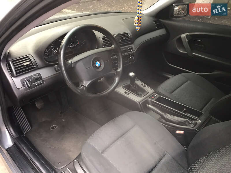 Хетчбек BMW 3 Series 2004 в Києві фото 12 Хетчбек BMW 3 Series 2004 в Києві