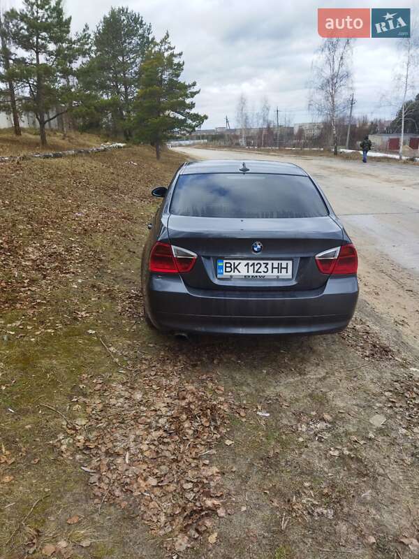 Седан BMW 3 Series 2007 в Вараше