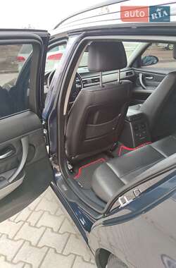 Универсал BMW 3 Series 2006 в  фото 12 Универсал BMW 3 Series 2006 в