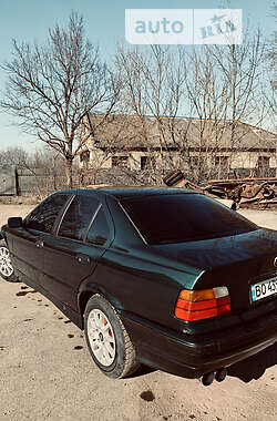 Седан BMW 3 Series 1993 в Подгайцах