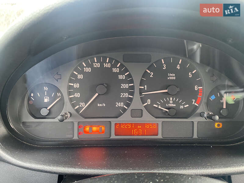 Седан BMW 3 Series 2002 в Одессе