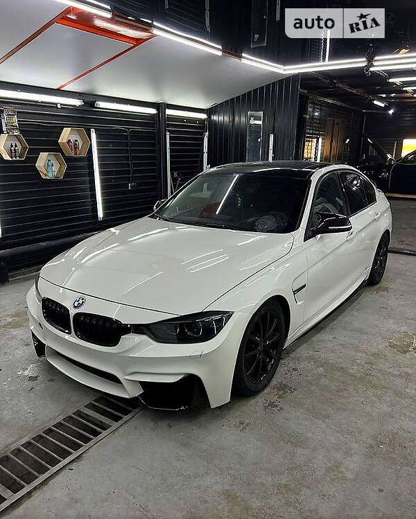 Седан BMW 3 Series 2014 в Берегово