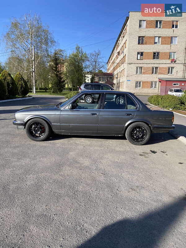 Седан BMW 3 Series 1986 в Ладижині