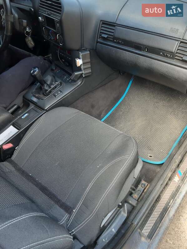 Седан BMW 3 Series 1994 в Полтаве