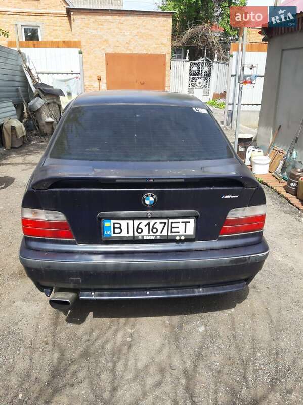 Седан BMW 3 Series 1994 в Полтаве