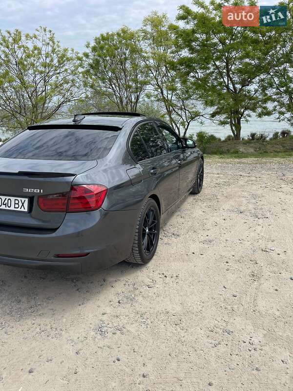 Седан BMW 3 Series 2013 в Одесі