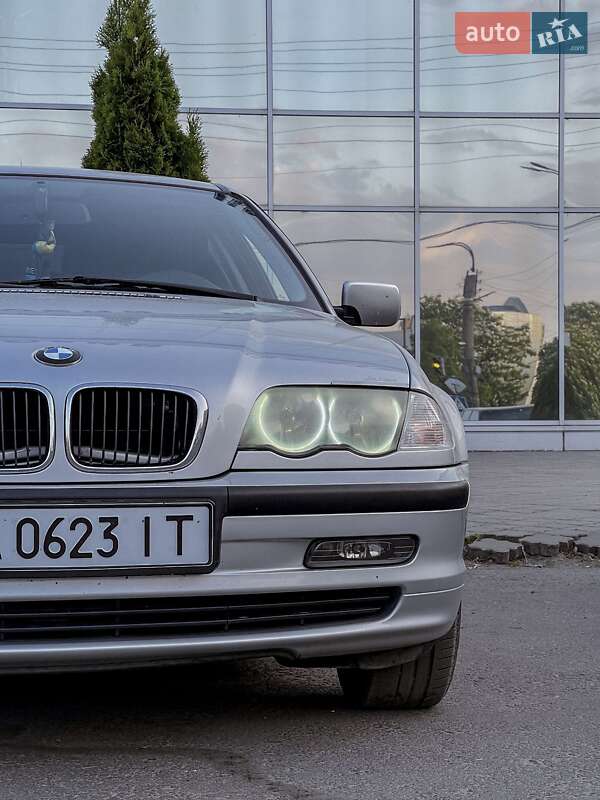 Седан BMW 3 Series 2000 в Смеле