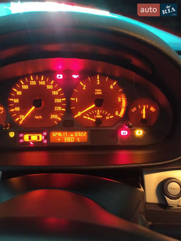 Седан BMW 3 Series 2003 в Першотравенську