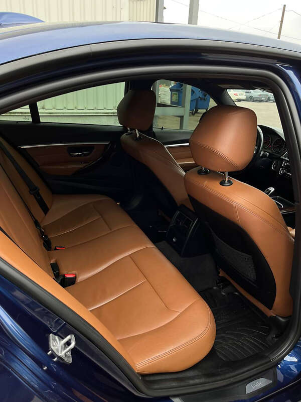 Седан BMW 3 Series 2016 в Львове