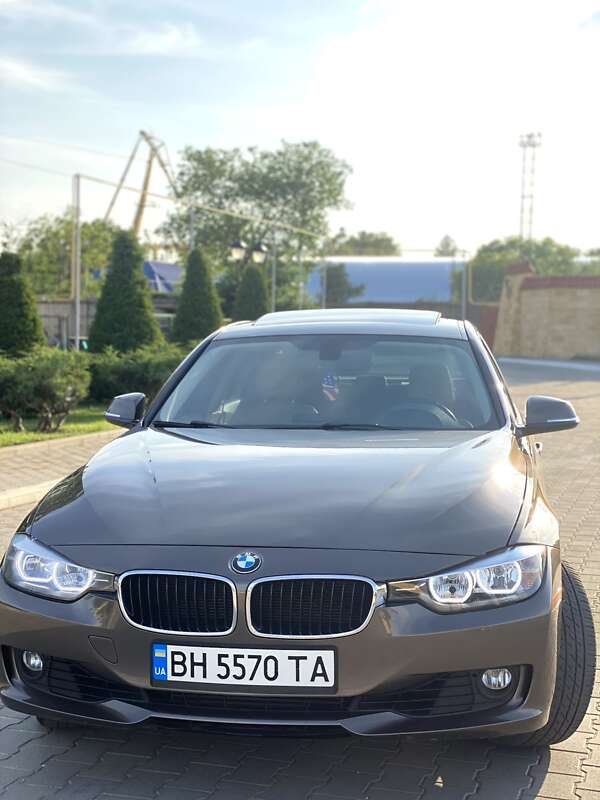 Седан BMW 3 Series 2012 в Измаиле