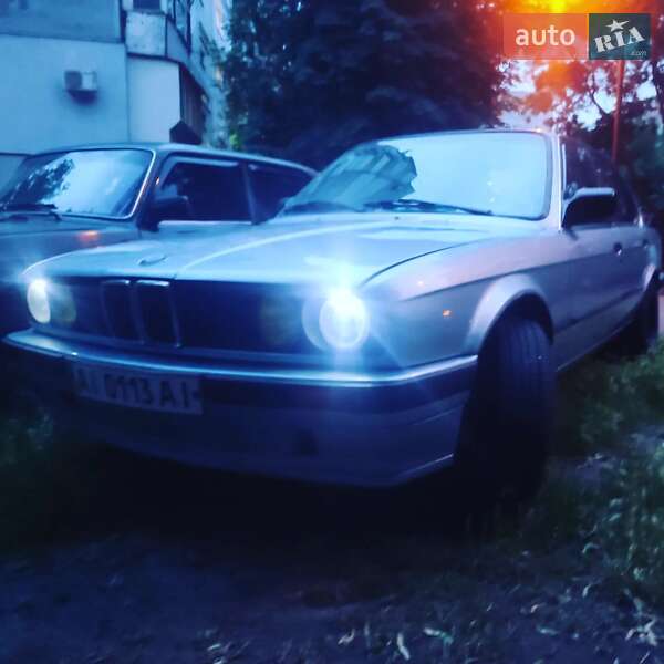 Седан BMW 3 Series 1990 в Запоріжжі